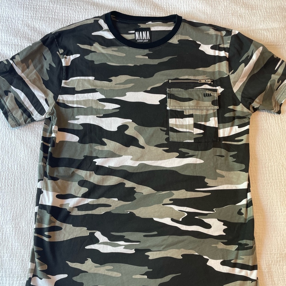 nANA judy T-Shirt